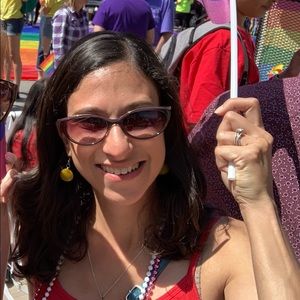 Meet your Posher, Lara